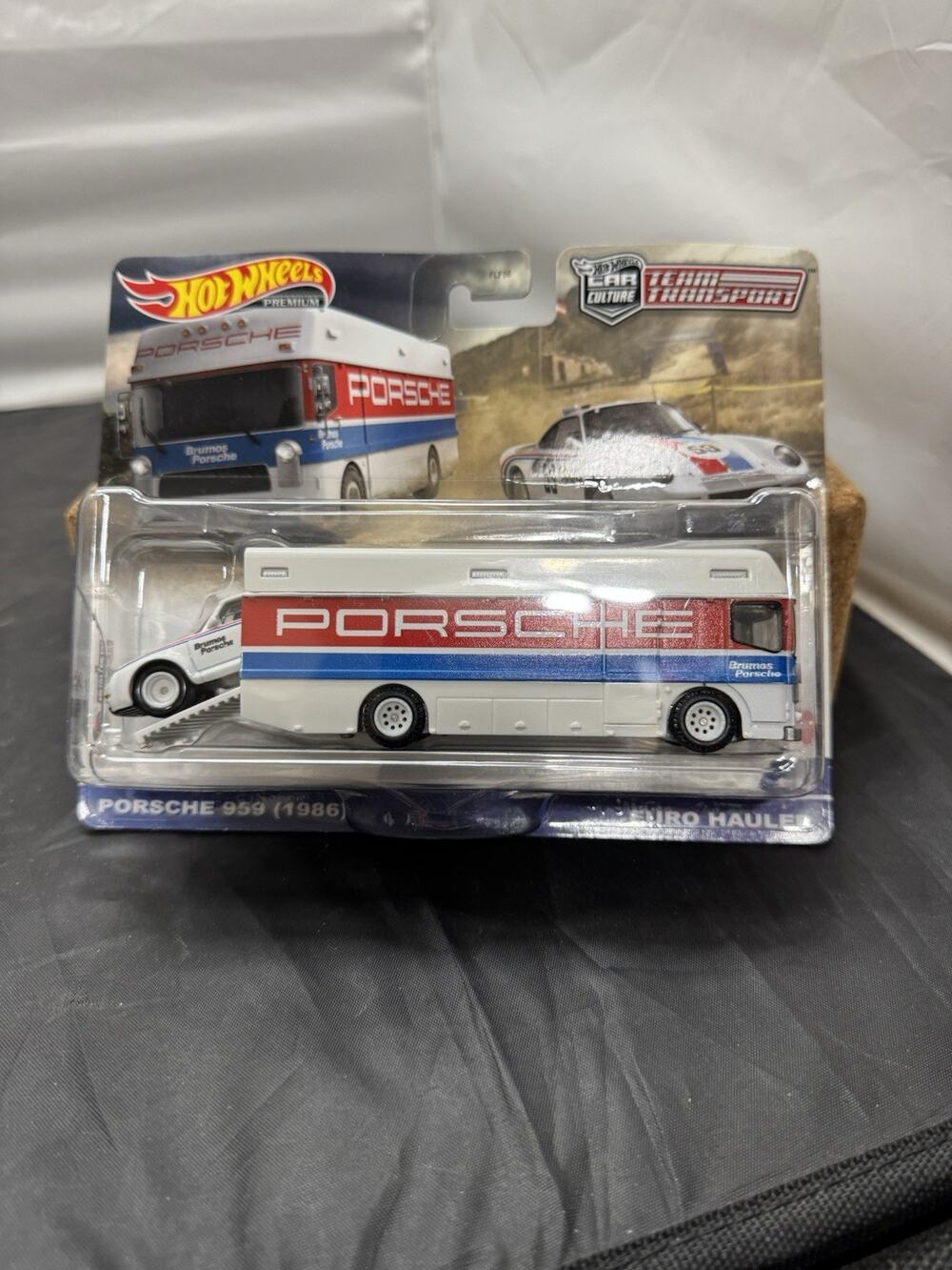Hot Wheels Team Transport #61 Porsche 959 1986 Euro Hauler Brumos Car Culture